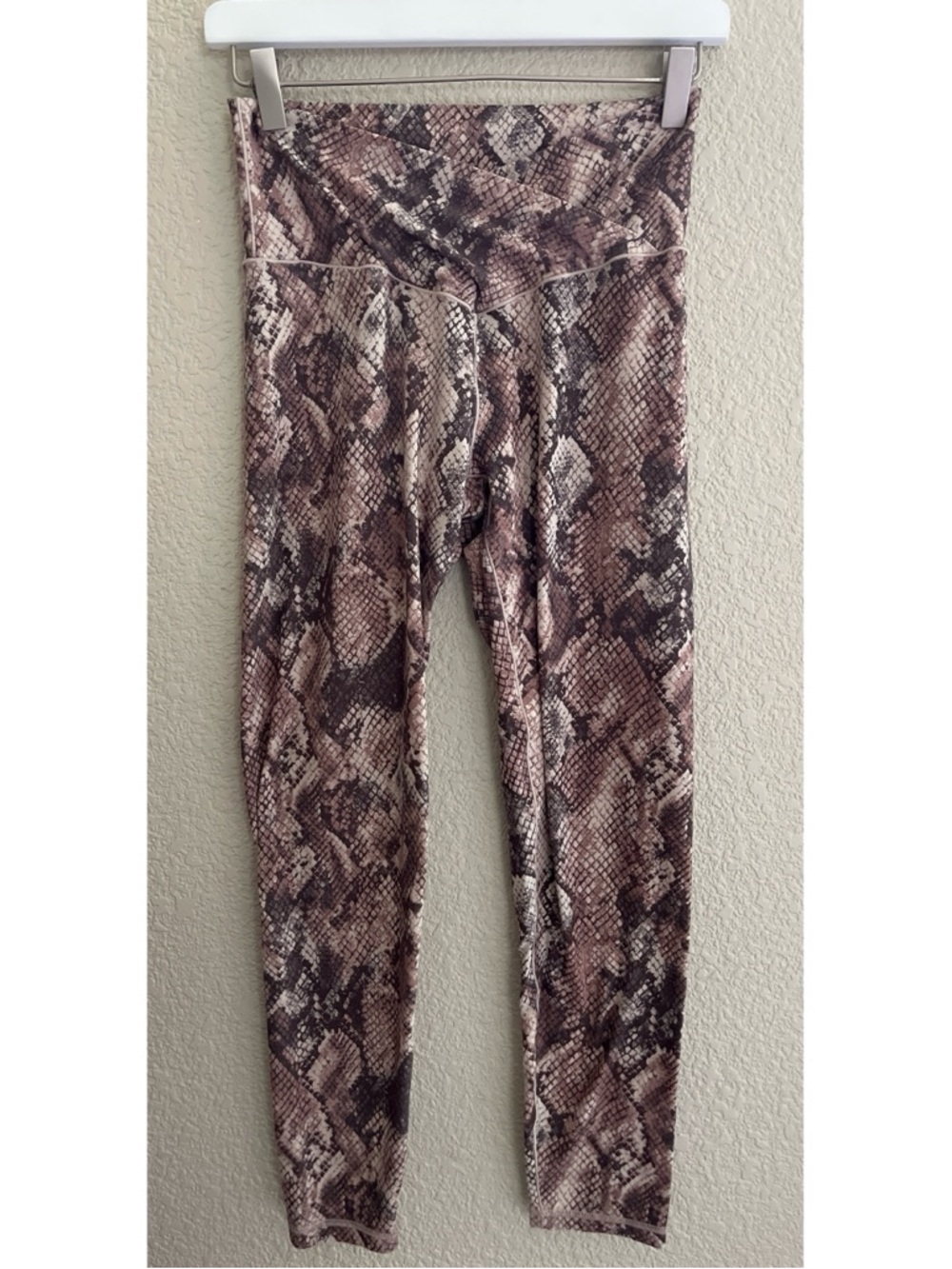 Aerie Real Me Crossover Snakeskin Leggings Women’s Size Large